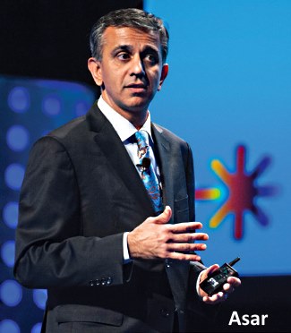 Vinit Asar on stage